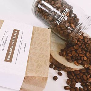 咖啡豆纸袋包装和玻璃瓶